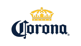 Logo da cerveja Corona com uma coroa amarela em cima do nome, representando a marca de cerveja famosa.